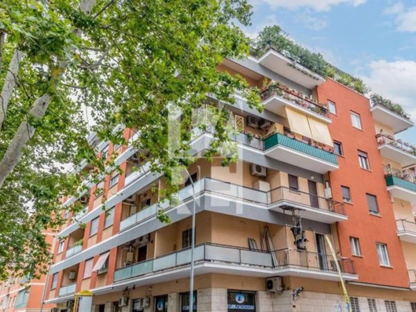 appartamento in vendita a Roma in zona Appio Claudio