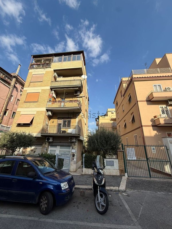 appartamento in vendita a Roma in zona Prenestino-Centocelle