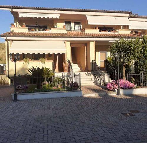 appartamento in vendita a Roma in zona Casalotti