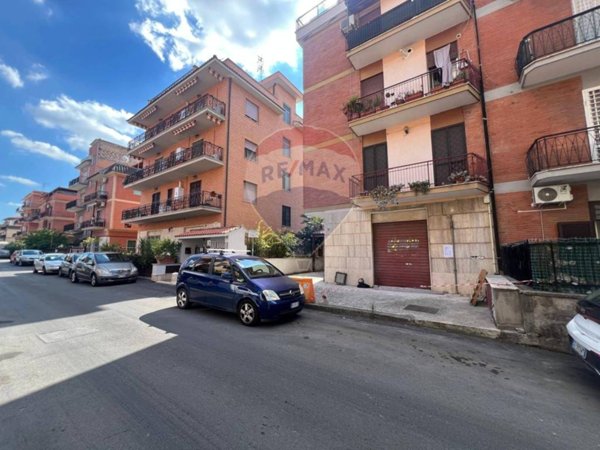 appartamento in vendita a Roma in zona Tor Bella Monaca