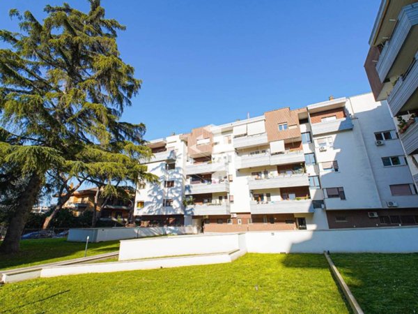 appartamento in vendita a Roma in zona Torrino