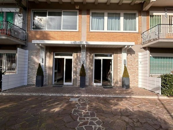 appartamento in vendita a Roma in zona Appio Pignatelli