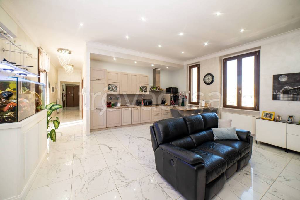 appartamento in vendita a Roma in zona Ostiense