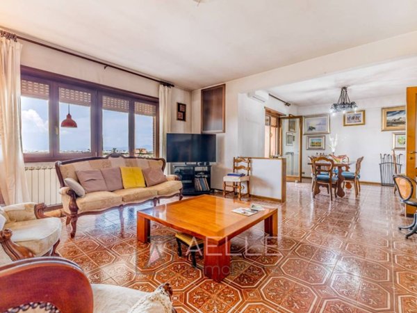 appartamento in vendita a Roma in zona Acilia