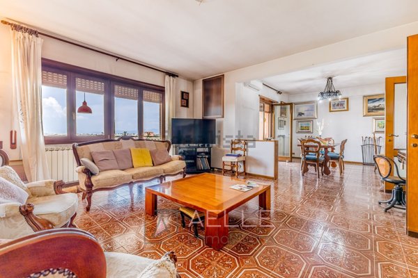 appartamento in vendita a Roma in zona Acilia