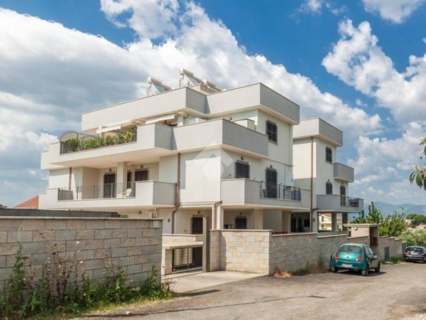 appartamento in vendita a Roma in zona Castelverde
