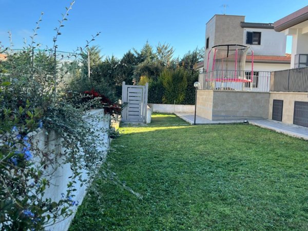 casa indipendente in vendita a Roma in zona Castel di Leva