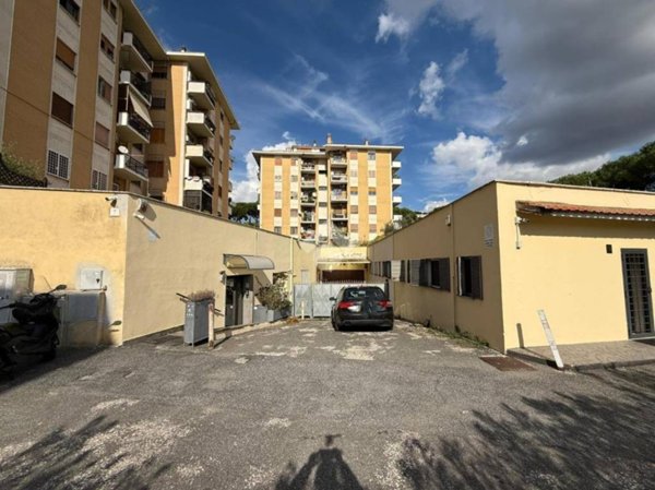 negozio in vendita a Roma in zona Aurelio