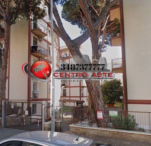 appartamento in vendita a Roma in zona Ostia