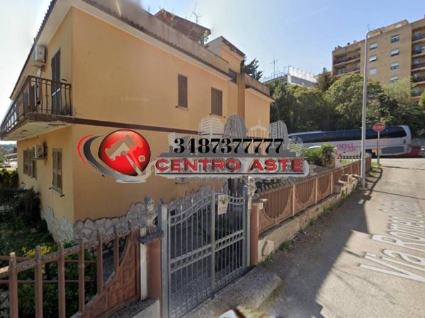 appartamento in vendita a Roma in zona Tor de' Cenci
