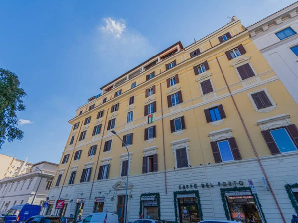 appartamento in vendita a Roma in zona Ostiense