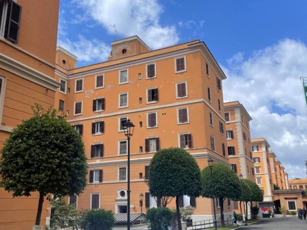 appartamento in vendita a Roma in zona Tuscolano