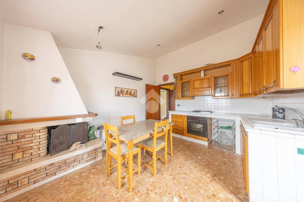 appartamento in vendita a Roma in zona Castelverde