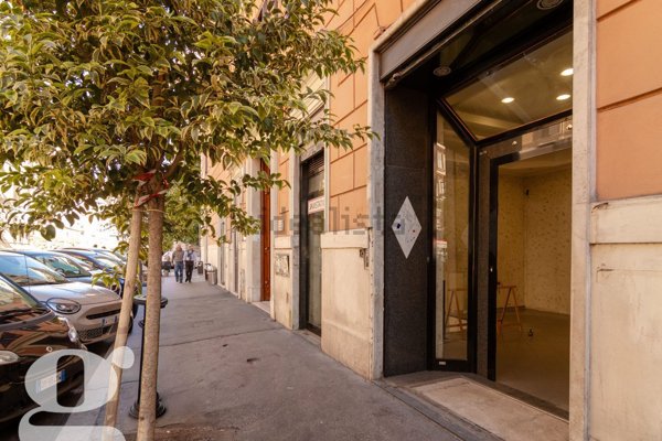 locale commerciale in vendita a Roma in zona Rione Prati