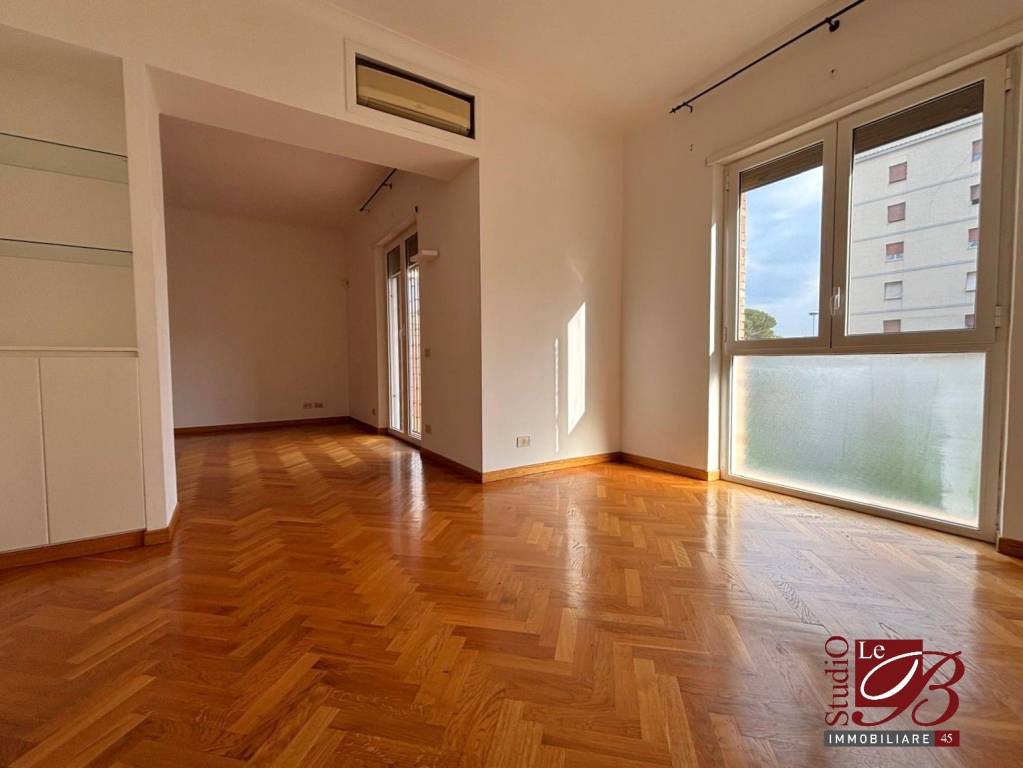 appartamento in vendita a Roma in zona Ostiense