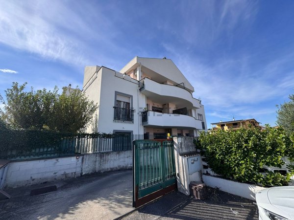 appartamento in vendita a Roma in zona Ponte di Nona