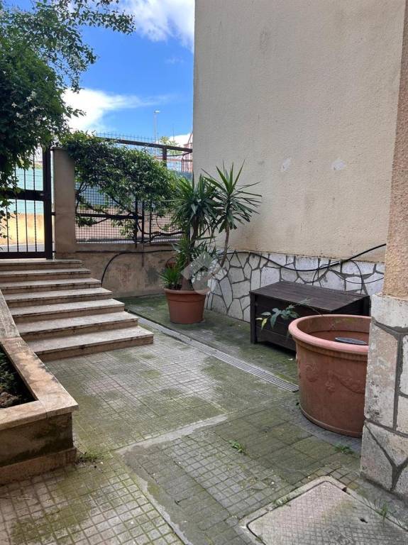 appartamento in vendita a Roma in zona Tuscolano