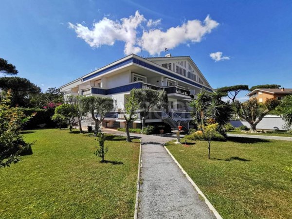 casa indipendente in vendita a Roma in zona Axa