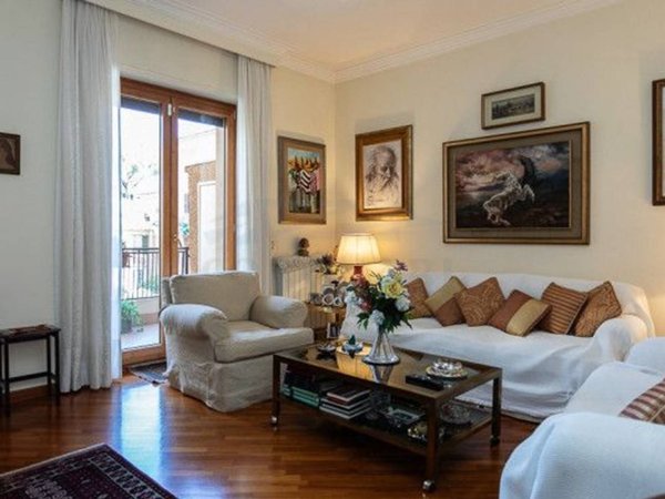 appartamento in vendita a Roma in zona Tuscolano