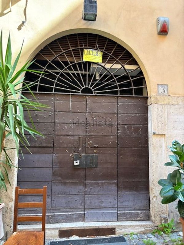 locale commerciale in vendita a Roma in zona Campo Marzio