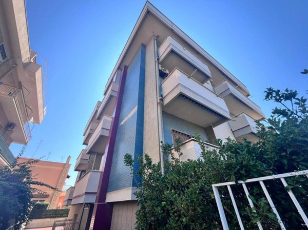 appartamento in vendita a Roma in zona Ostia