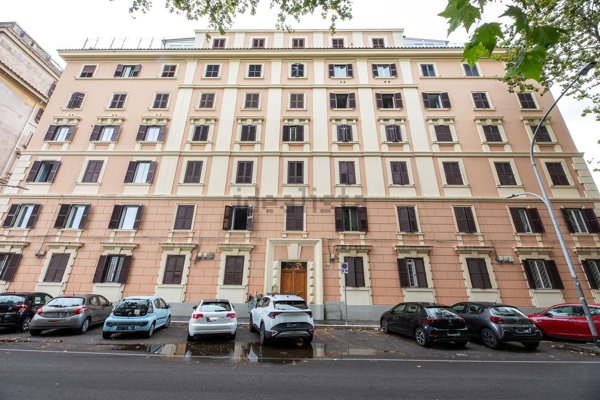 appartamento in vendita a Roma in zona Ostiense