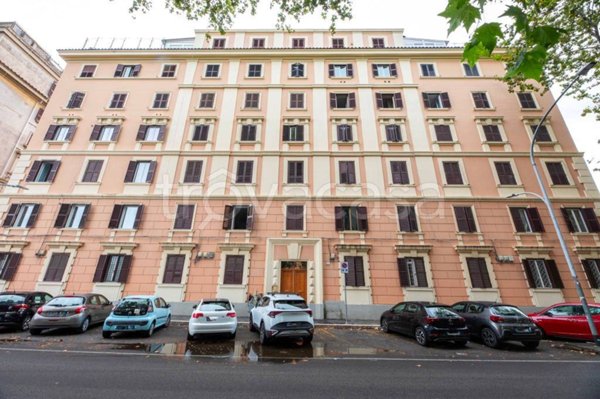 appartamento in vendita a Roma in zona Ostiense