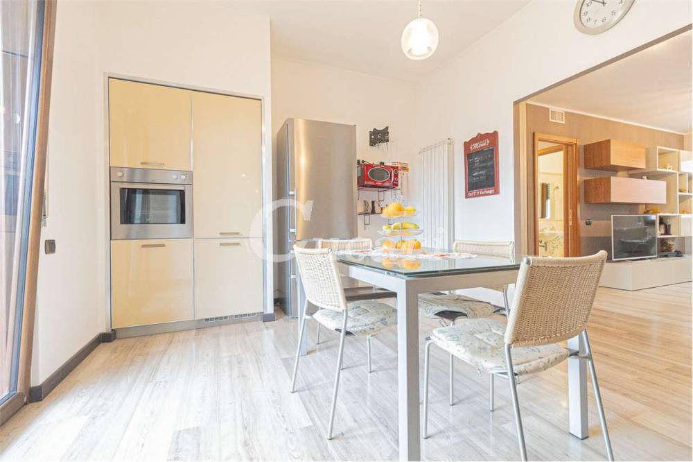 appartamento in vendita a Roma in zona Torre Gaia