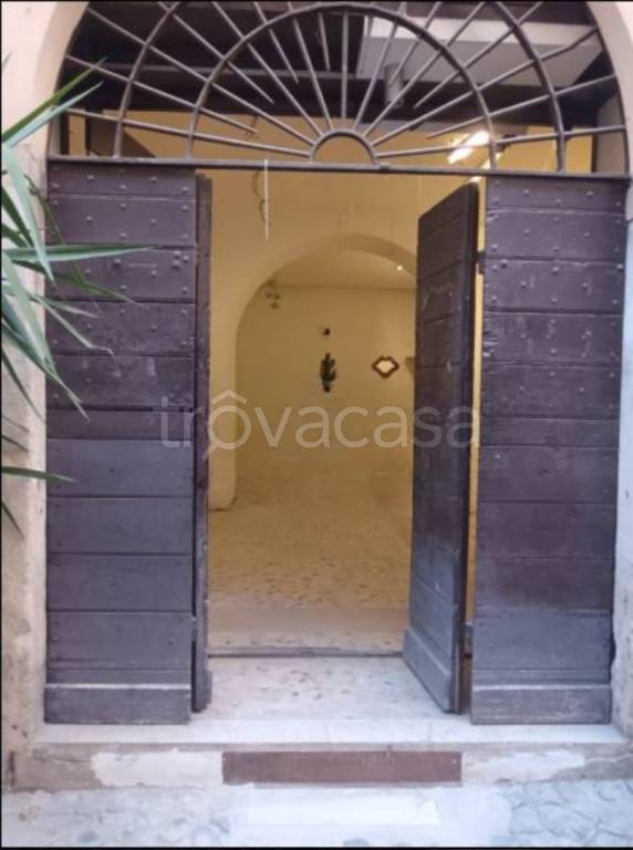 negozio in vendita a Roma in zona Parione/Sant'Eustachio