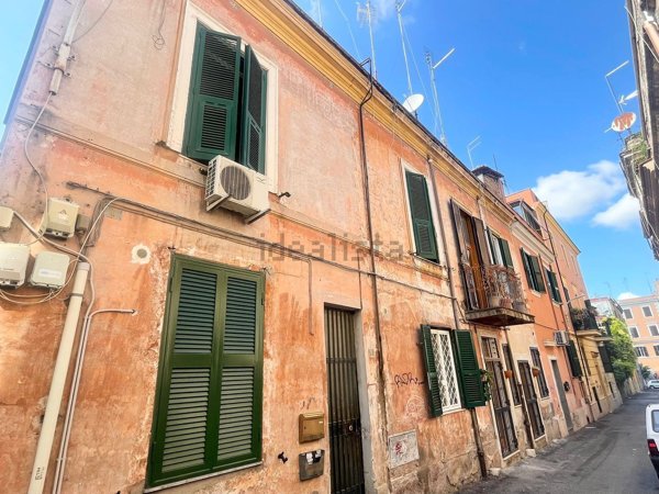 appartamento in vendita a Roma in zona Prenestino-Labicano