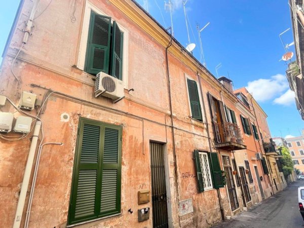 appartamento in vendita a Roma in zona Prenestino-Labicano