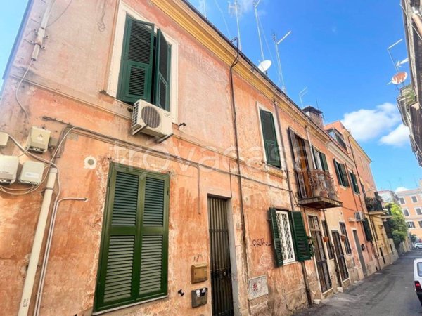 appartamento in vendita a Roma in zona Prenestino-Labicano