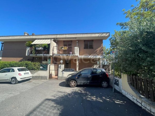 appartamento in vendita a Roma in zona Sette Bagni