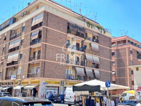 negozio in vendita a Roma in zona Prenestino-Centocelle