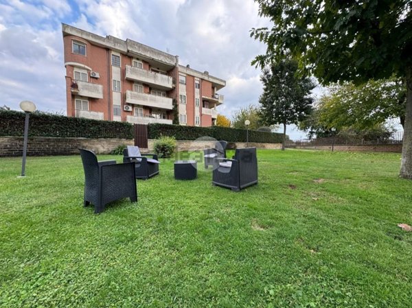 appartamento in vendita a Roma in zona Castel di Leva