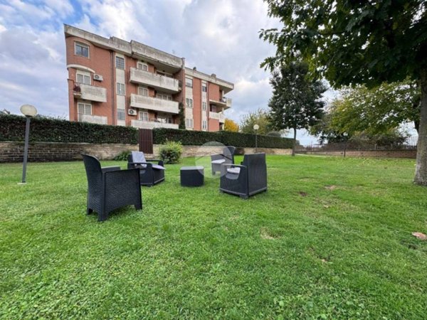 appartamento in vendita a Roma in zona Castel di Leva