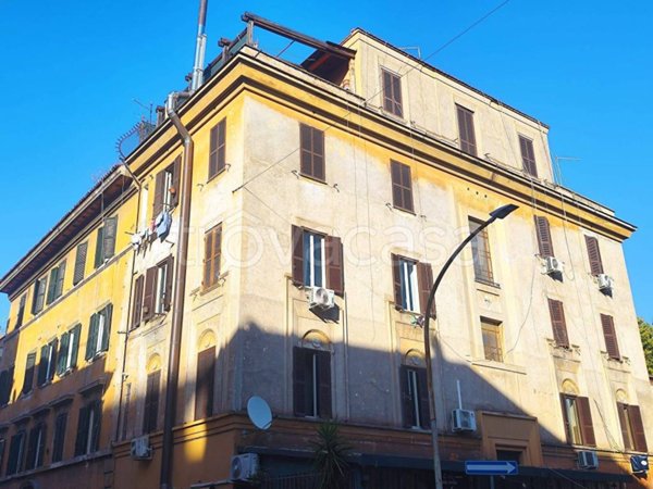 appartamento in vendita a Roma in zona Tuscolano