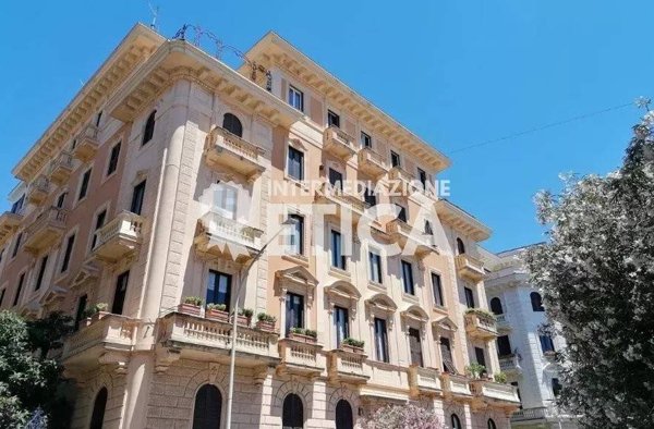intera palazzina in vendita a Roma