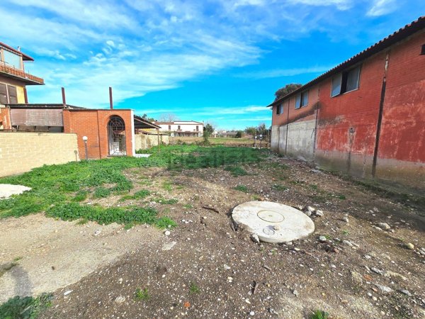 ufficio in vendita a Roma in zona Pantan Monastero