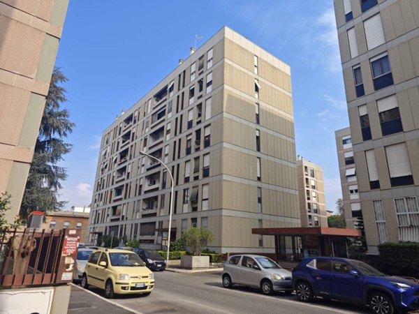 appartamento in vendita a Roma in zona Cinecittà
