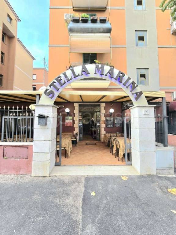 negozio in vendita a Roma in zona Prenestino-Centocelle