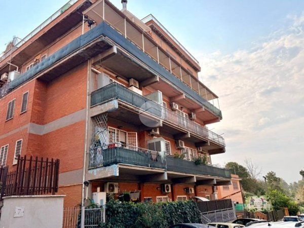 appartamento in vendita a Roma in zona Finocchio