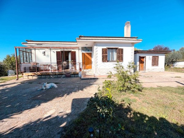 casa indipendente in vendita a Roma in zona Osteria Nuova