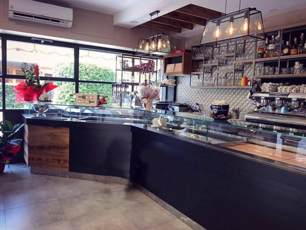 negozio in vendita a Roma in zona Collatino