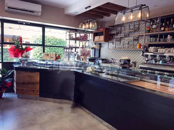 negozio in vendita a Roma in zona Collatino