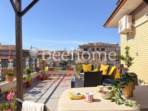 appartamento in vendita a Roma in zona Colle Prenestino