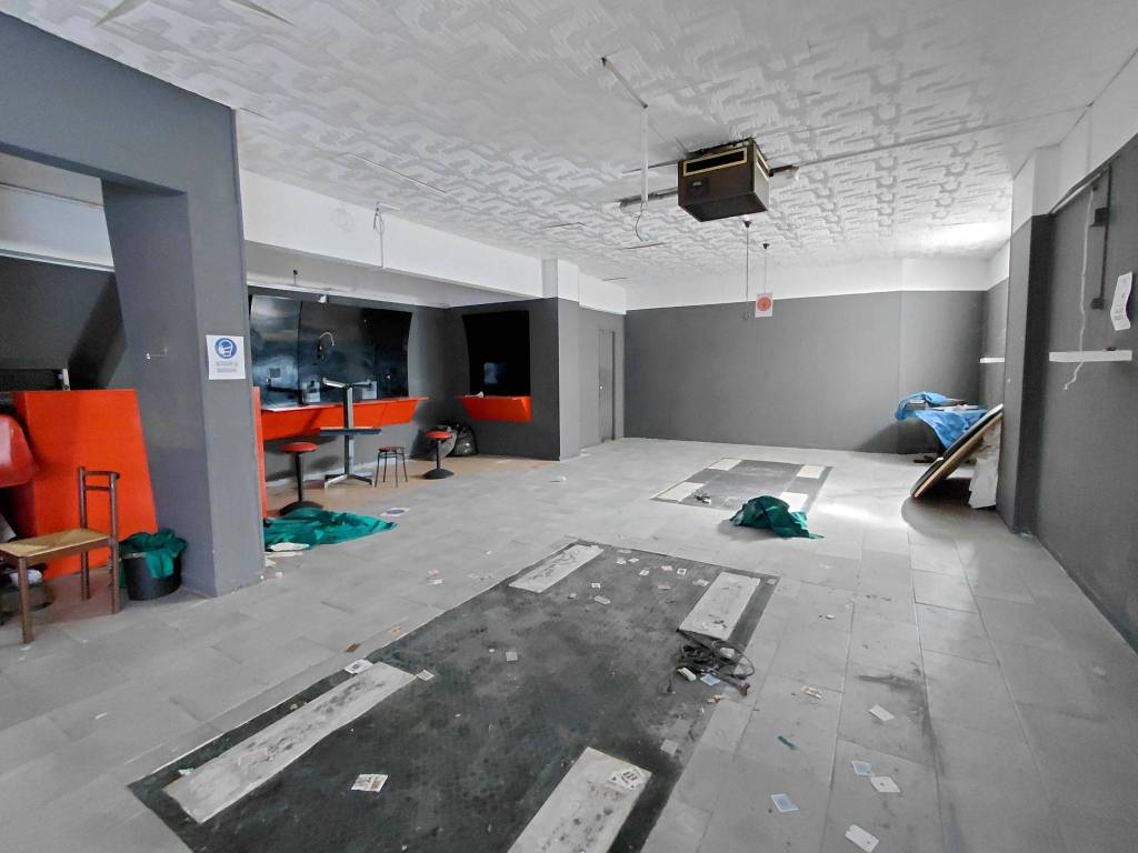 negozio in vendita a Roma in zona Portuense
