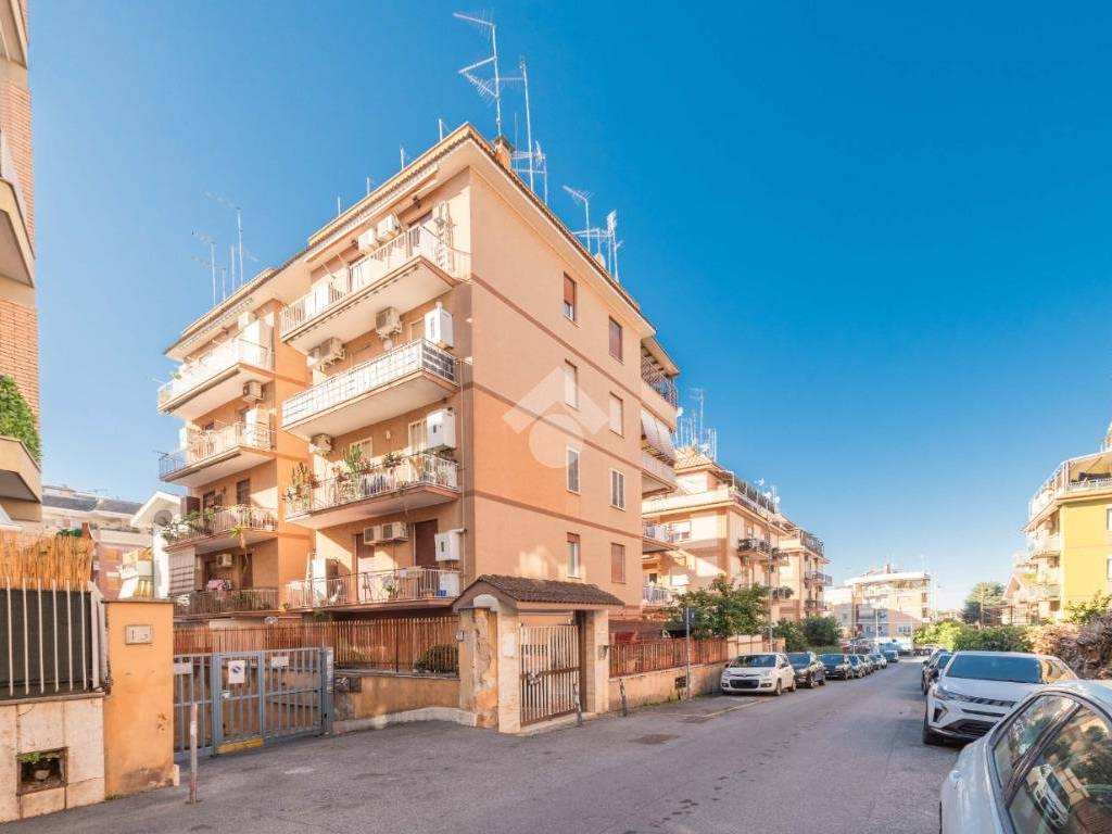 appartamento in vendita a Roma in zona Torrevecchia