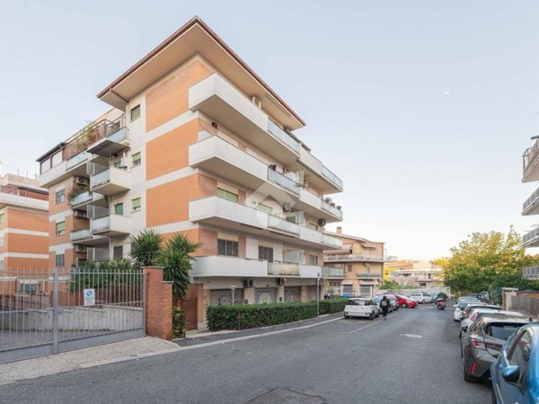 appartamento in vendita a Roma in zona Torrevecchia