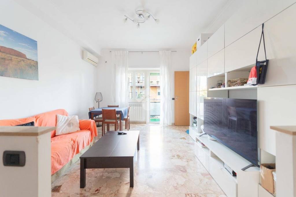 appartamento in vendita a Roma in zona Torrevecchia